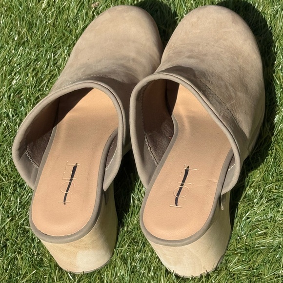 LOFT Taupe Suede Clogs Women’s Size 5.5 M – Wooden Heel Slip-On Mules - Picture 8 of 15